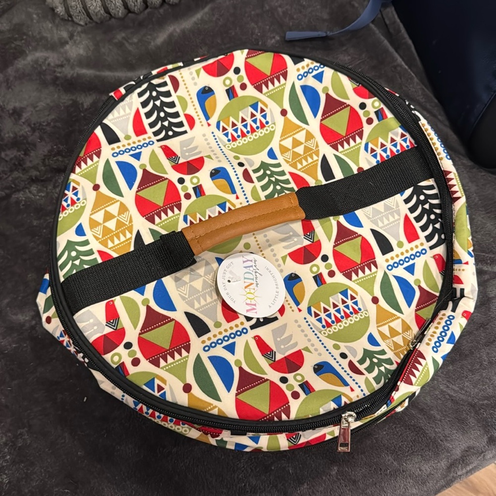 NWT Initials Christmas Casserole Dish Holder/ Transporter